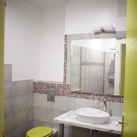 Art ベッド・アンド・ブレックファスト 3*