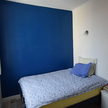 ベッド・アンド・ブレックファスト Art 3*