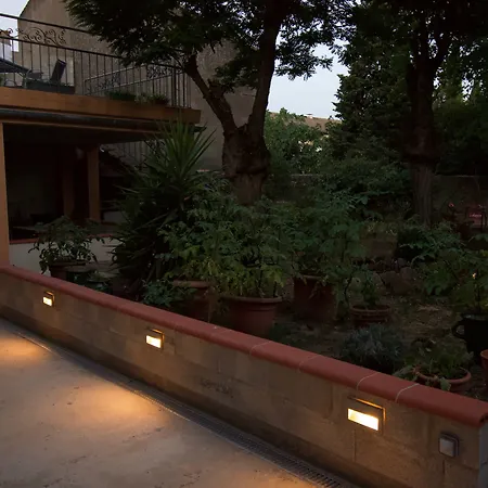 ベッド・アンド・ブレックファスト Art