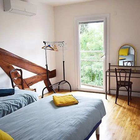Bed & Breakfast Art 3*