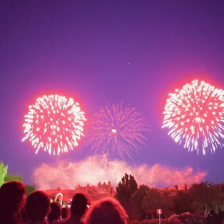 Art ベッド・アンド・ブレックファスト 3*