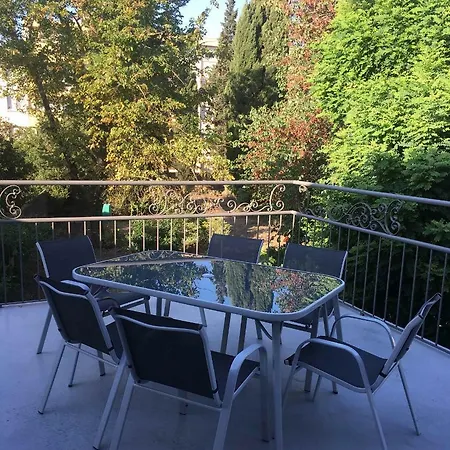 ベッド・アンド・ブレックファスト Art カルカソンヌ